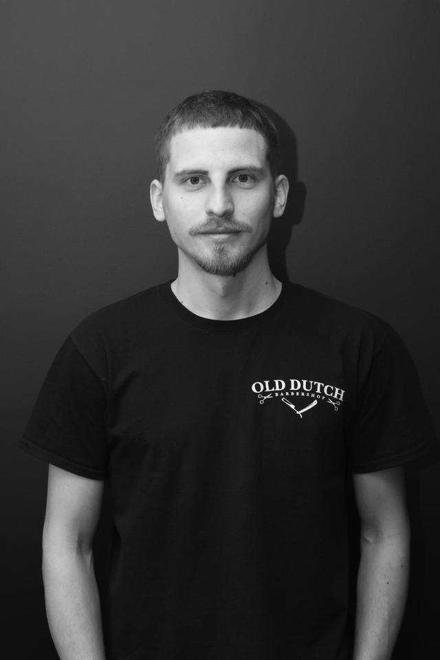 Senior barber Vladislav